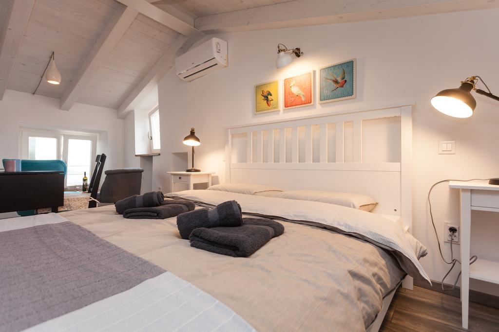 Apartments And Rooms Hey Ровінь Екстер'єр фото