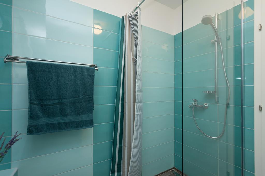 Apartments And Rooms Hey Ровінь Екстер'єр фото