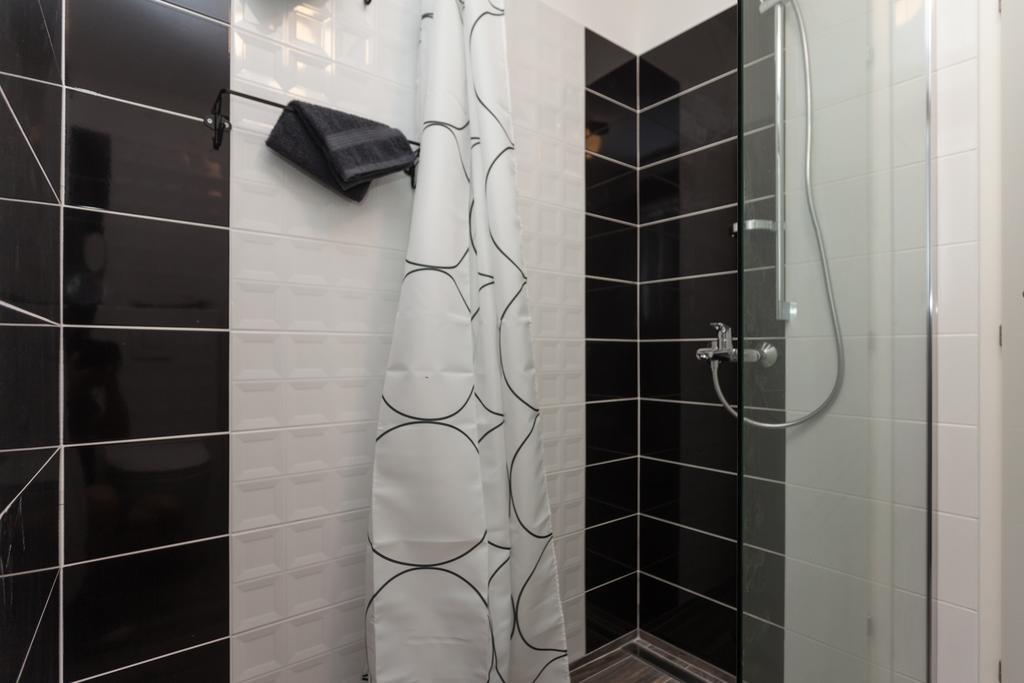 Apartments And Rooms Hey Ровінь Екстер'єр фото