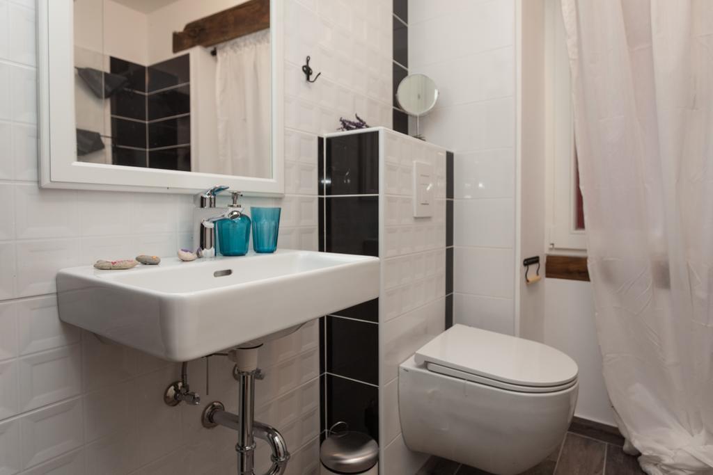 Apartments And Rooms Hey Ровінь Екстер'єр фото