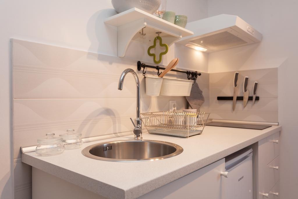 Apartments And Rooms Hey Ровінь Екстер'єр фото