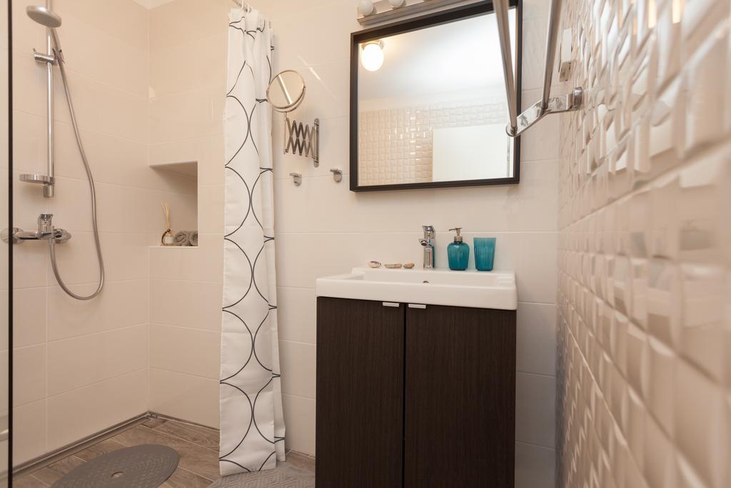 Apartments And Rooms Hey Ровінь Екстер'єр фото