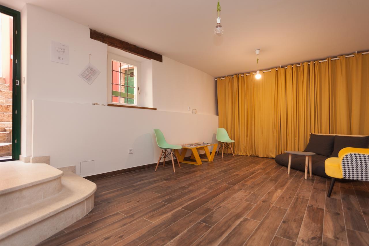 Apartments And Rooms Hey Ровінь Екстер'єр фото